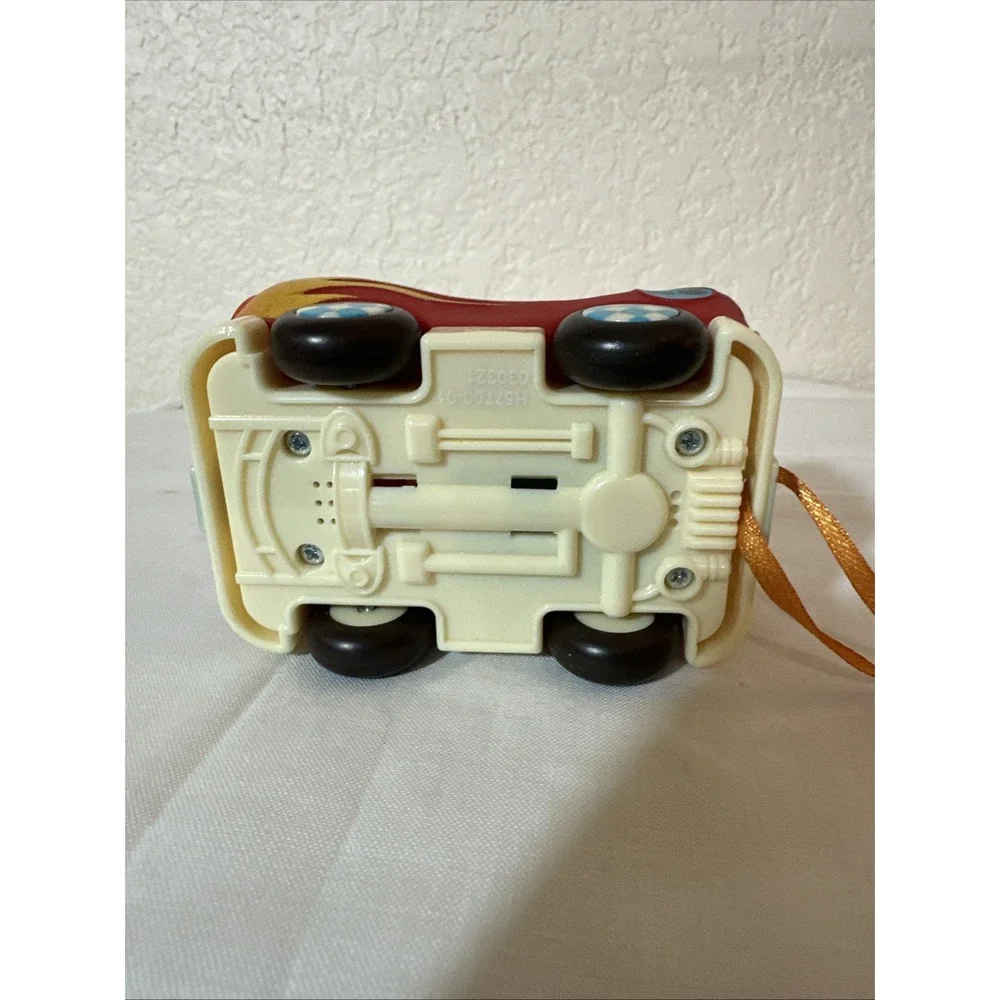 Battat Mini Wheeee-ls! Mini Pull-Back‎ Race Car Toy - Freddy Zoom